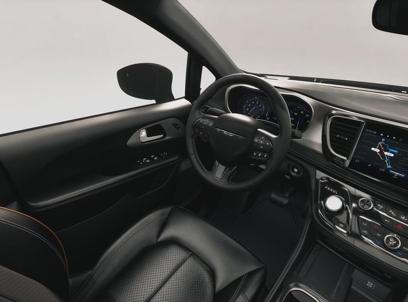 New 2027 Chrysler Pacifica Limited