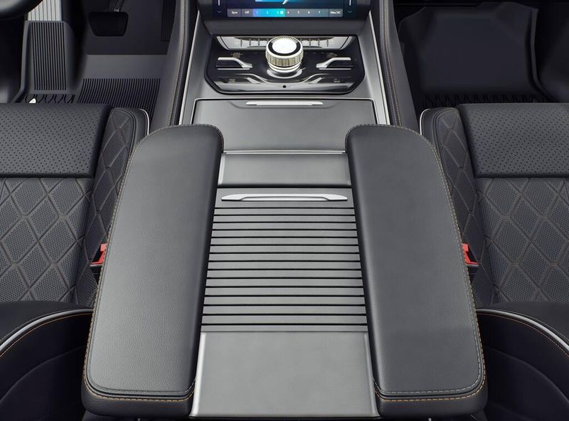2027 Jeep Grand Wagoneer Summit Reserve 4x4