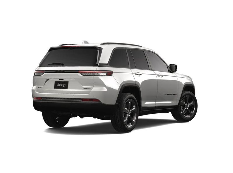 2025 Jeep Grand Cherokee Limited 4x4Image 2