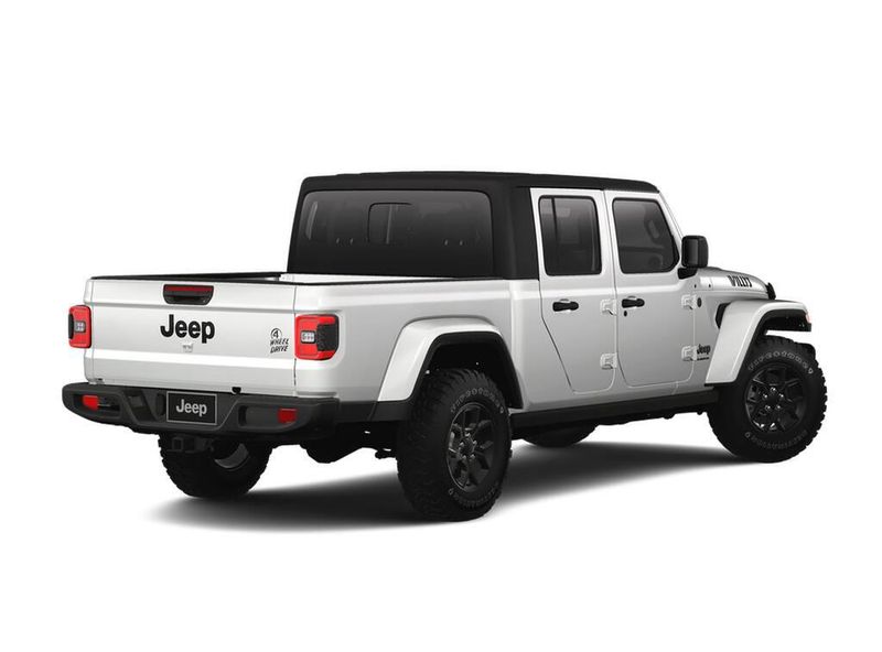 2025 Jeep Gladiator Willys photo 2