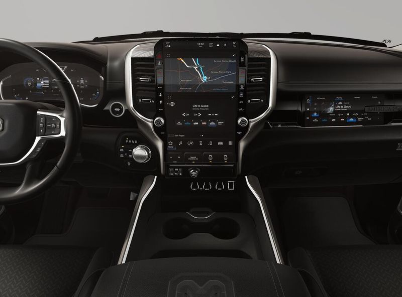 New 2026 RAM 1500 Laramie Crew Cab 4x4 6'4' Box