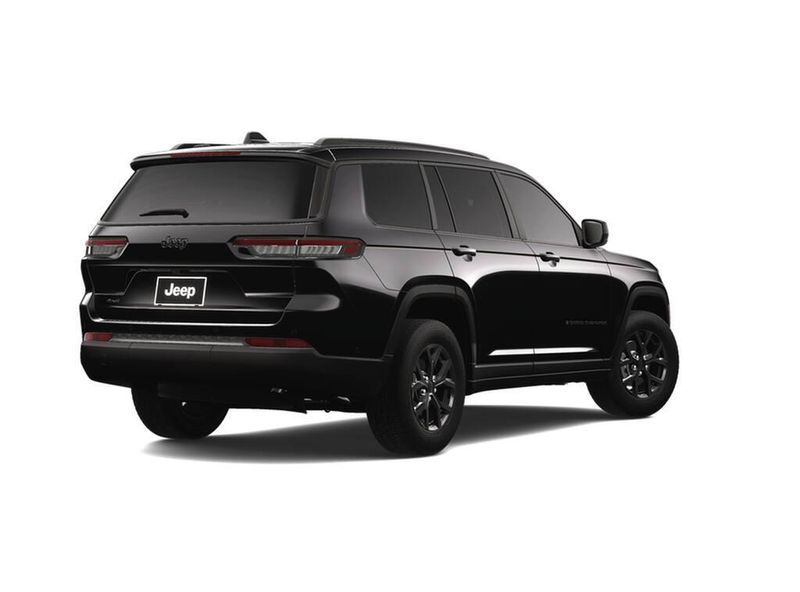 2025 Jeep Grand Cherokee L Altitude X 4x4Image 2