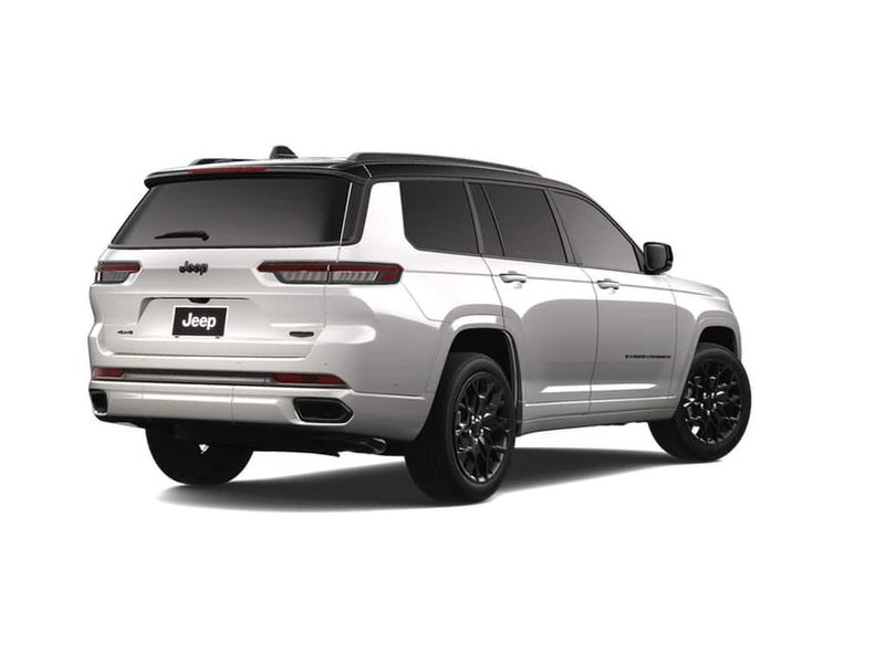 2025 Jeep Grand Cherokee L Summit 4x4Image 2