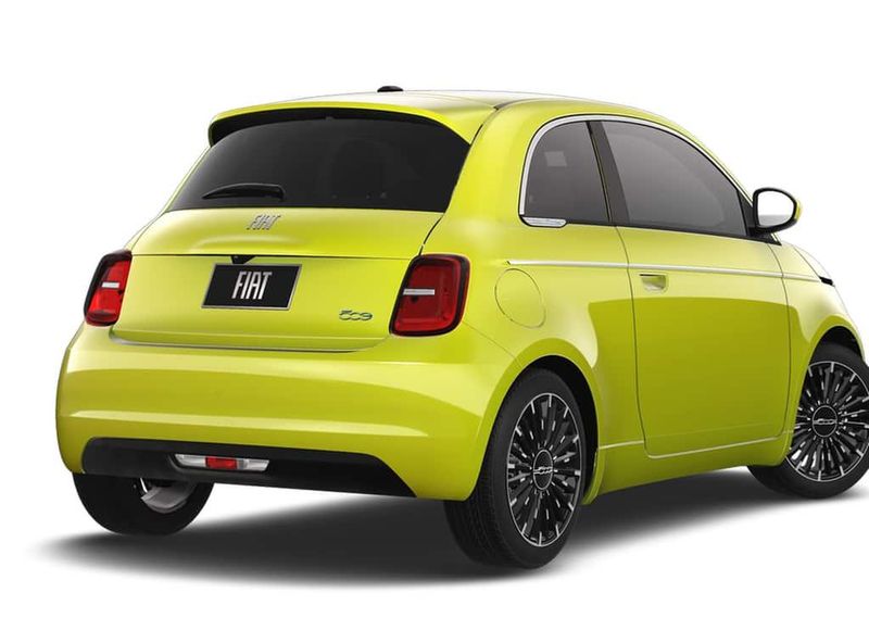 New 2025 Fiat 500e IconaImage 2