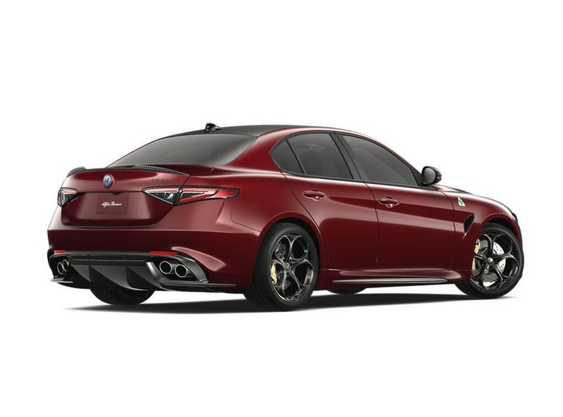 2024 Alfa Romeo Giulia Quadrifoglio Carbon RwdImage 2