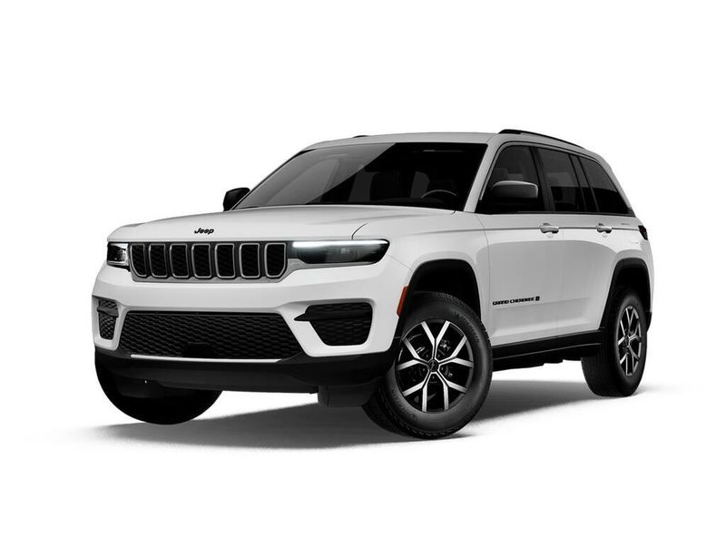 New 2027 Jeep Grand Cherokee Laredo 4x2Image 1