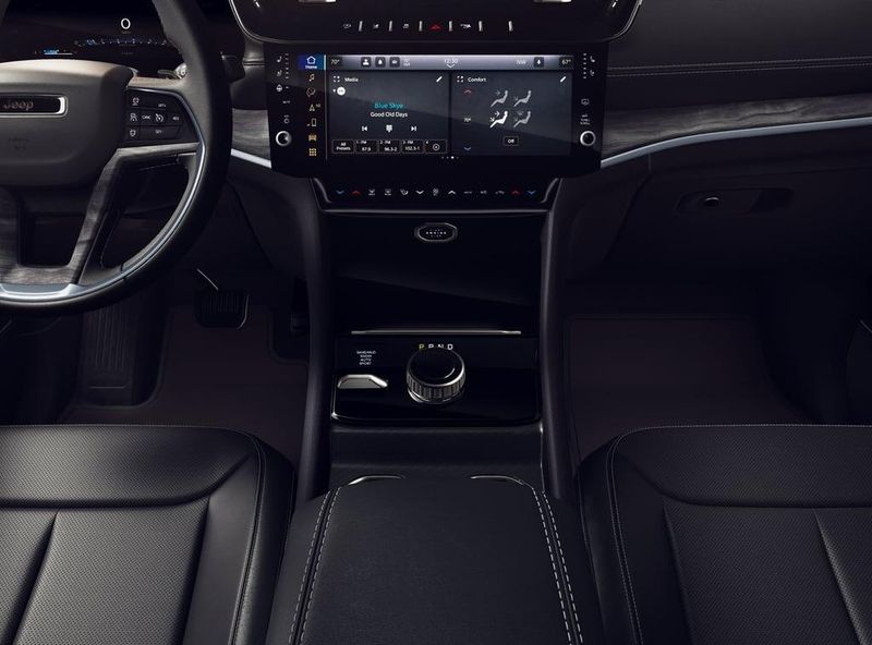 New 2026 Jeep Grand Cherokee Limited Reserve 4x4Image 5