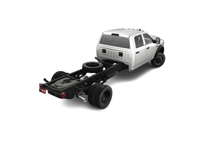 2025 RAM 5500 Tradesman Chassis Crew Cab 4x4 84