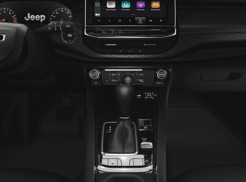 2025 Jeep Compass Latitude photo 4