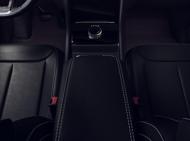 New 2026 Jeep Grand Cherokee Limited 4x2Image 4