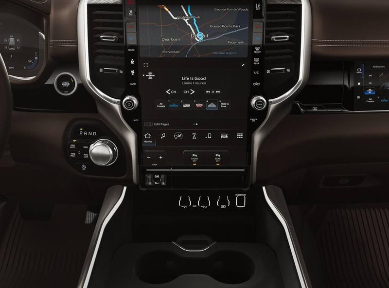 2026 Ram 1500 Laramie photo 3