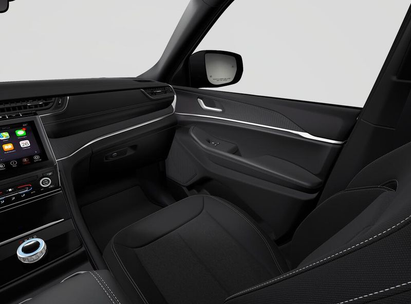 New 2027 Jeep Grand Cherokee Laredo 4x2Image 7