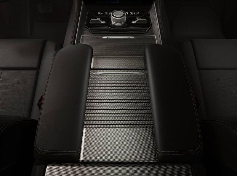 2026 Jeep Grand Grand Wagoneer Wagoneer Summit Obsidian 4x4Image 4