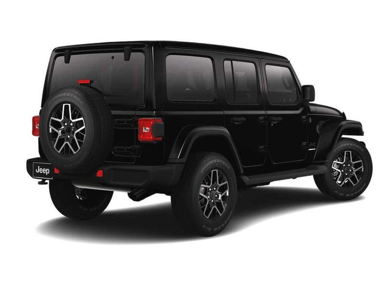2025 Jeep Wrangler 4-door SaharaImage 2