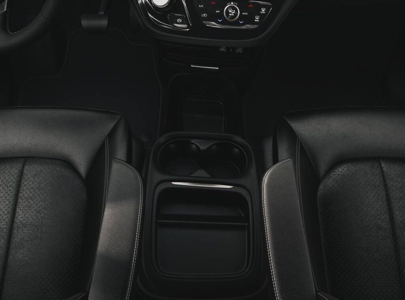 New 2027 Chrysler Pacifica SelectImage 4