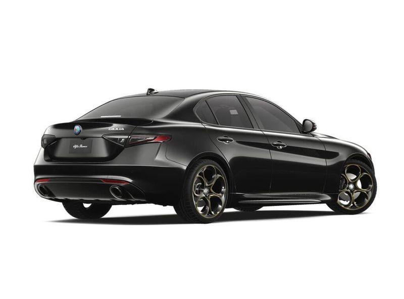 2025 Alfa Romeo Giulia Intensa AwdImage 2