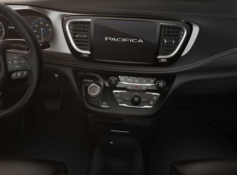 New 2026 Chrysler Pacifica SelectImage 5