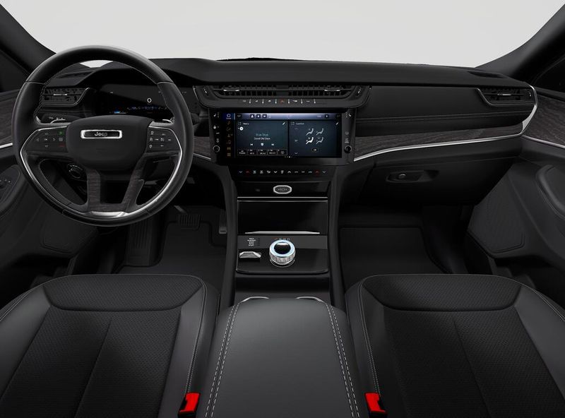New 2027 Jeep Grand Cherokee Laredo Altitude 4x4Image 6