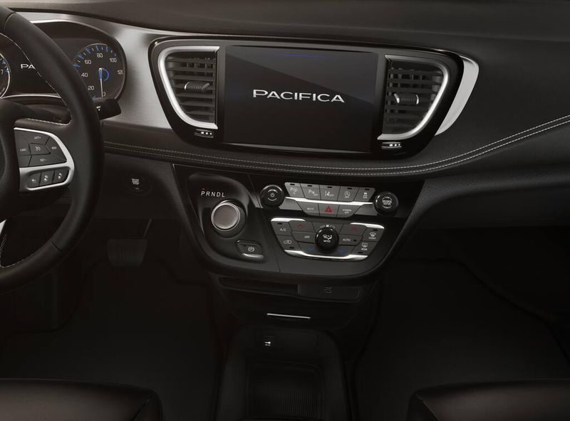 New 2026 Chrysler Pacifica Select AwdImage 5