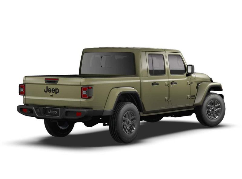 2026 Jeep Gladiator Sport S photo 2