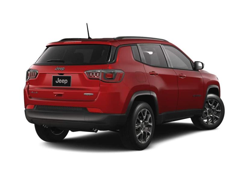 2026 Jeep Compass Latitude Altitude photo 2