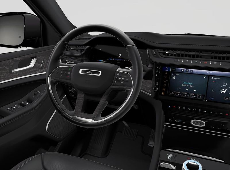 New 2027 Jeep Grand Cherokee Limited Reserve 4x4Image 9