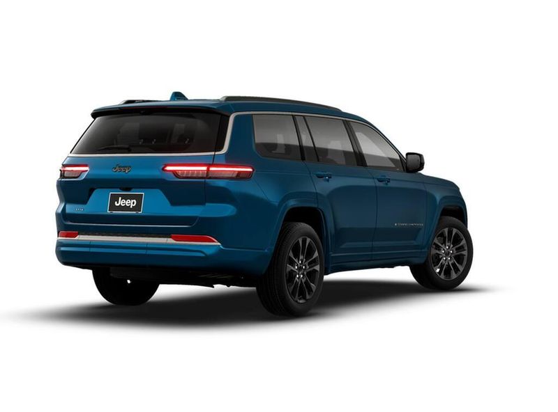 New 2026 Jeep Grand Cherokee L Limited Reserve 4x4Image 2