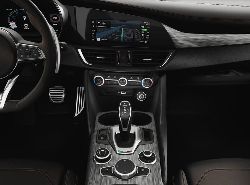 2025 Alfa Romeo Giulia Intensa AwdImage 5