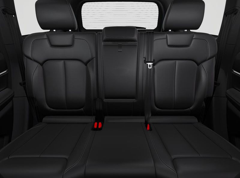 New 2027 Jeep Grand Cherokee Limited 4x4Image 3