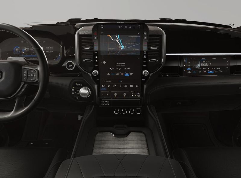 New 2026 RAM 1500 Limited Crew Cab 4x4 5'7' Box