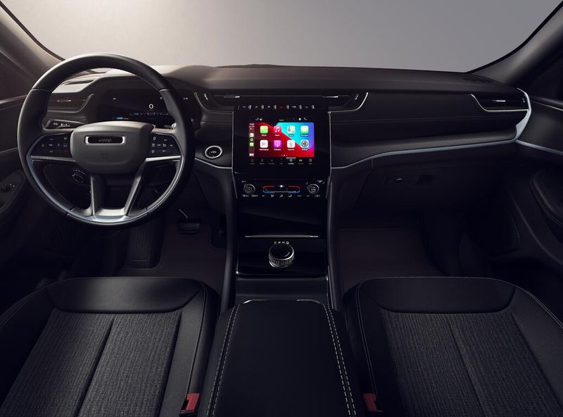 New 2026 Jeep Grand Cherokee L Laredo 4x2