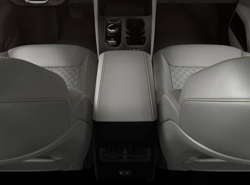 New 2026 Jeep Cherokee Overland 4x4Image 4