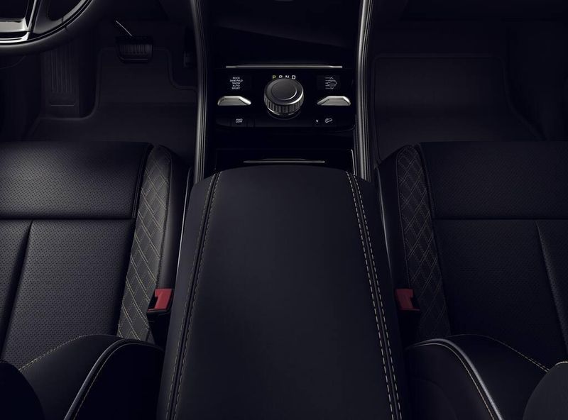 New 2026 Jeep Grand Cherokee L Summit 4x4Image 4