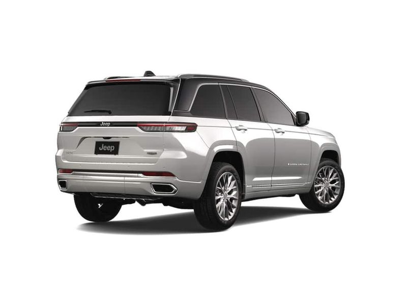 2025 Jeep Grand Cherokee Summit 4x4Image 2