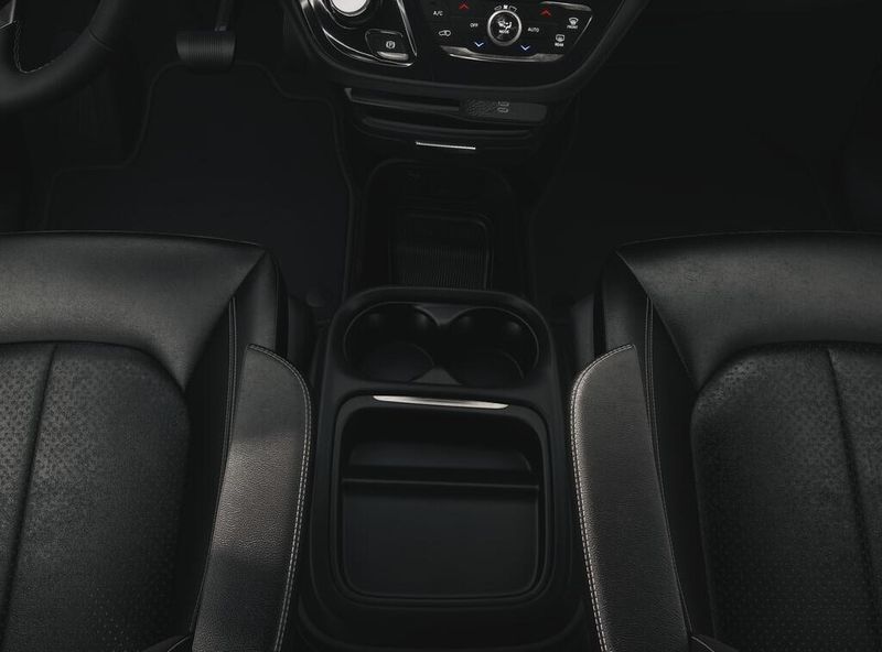 New 2027 Chrysler Pacifica SelectImage 4