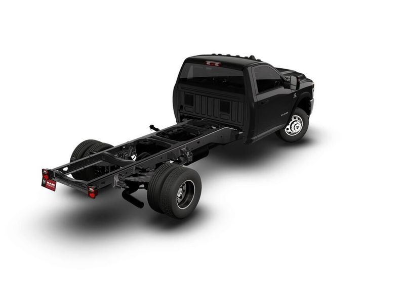 New 2026 RAM 3500 Big Horn Chassis Regular Cab 4x4 84' Ca