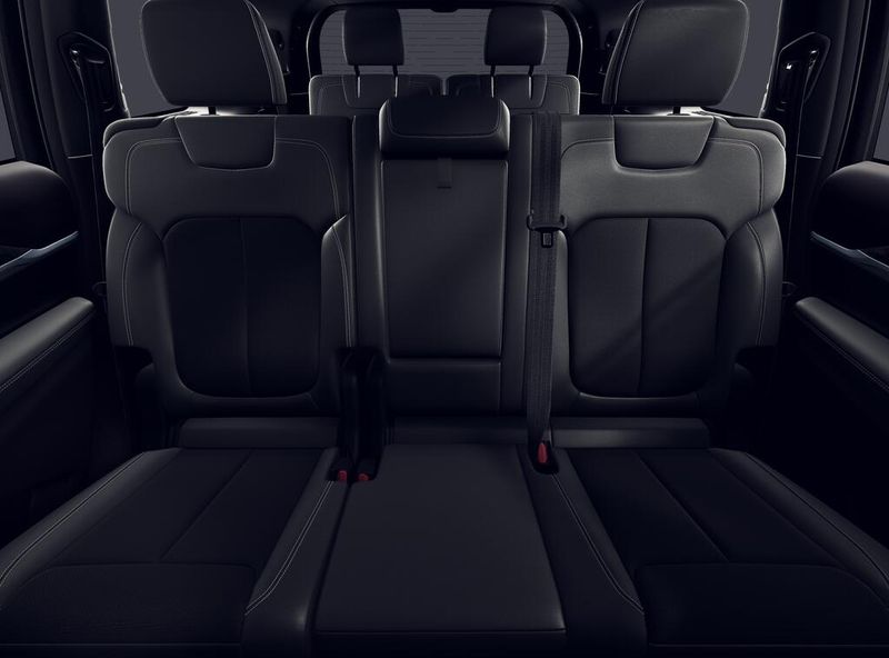 New 2026 Jeep Grand Cherokee L Laredo Altitude 4x4