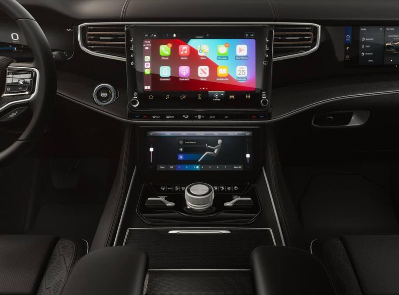 2026 Jeep Grand Wagoneer Summit Reserve 4x4Image 5