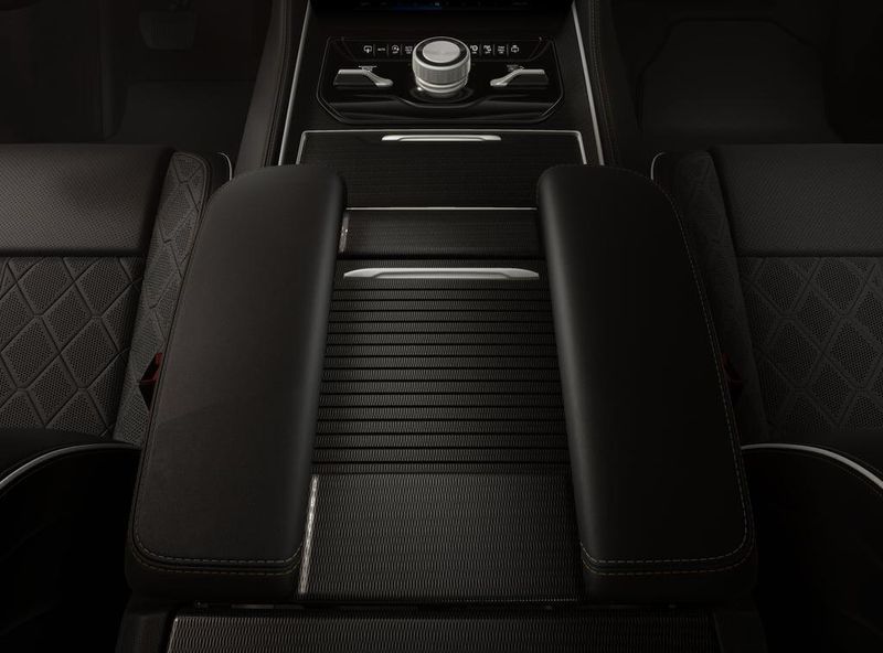 2026 Jeep Grand Wagoneer Summit Reserve 4x4Image 4
