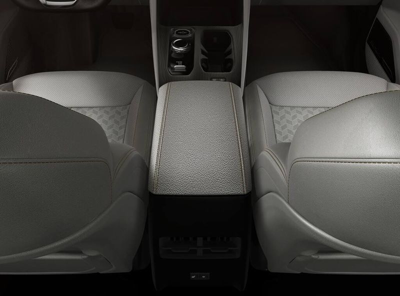 New 2026 Jeep Cherokee Overland 4x4Image 4