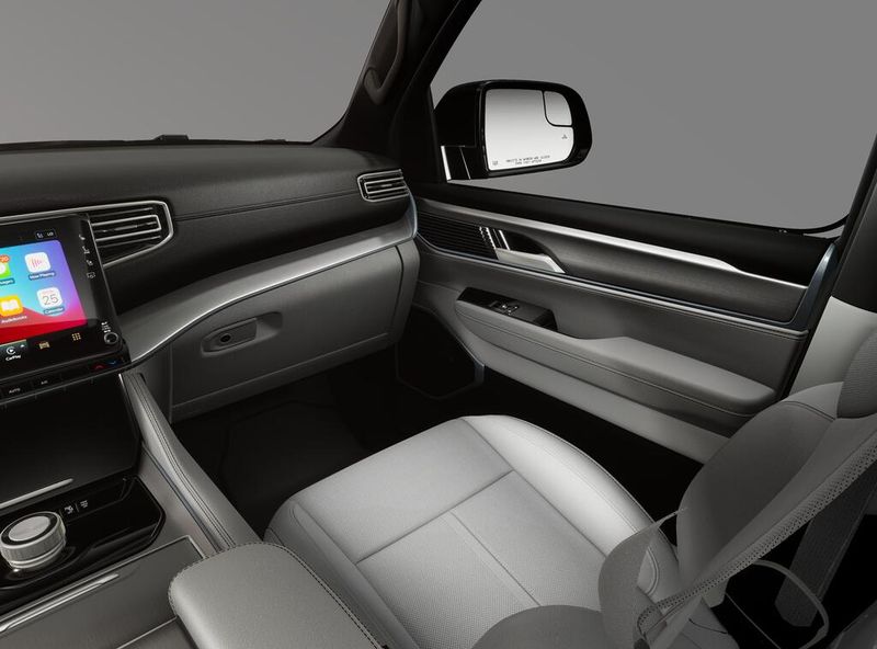 2026 Jeep Grand Wagoneer 4x2