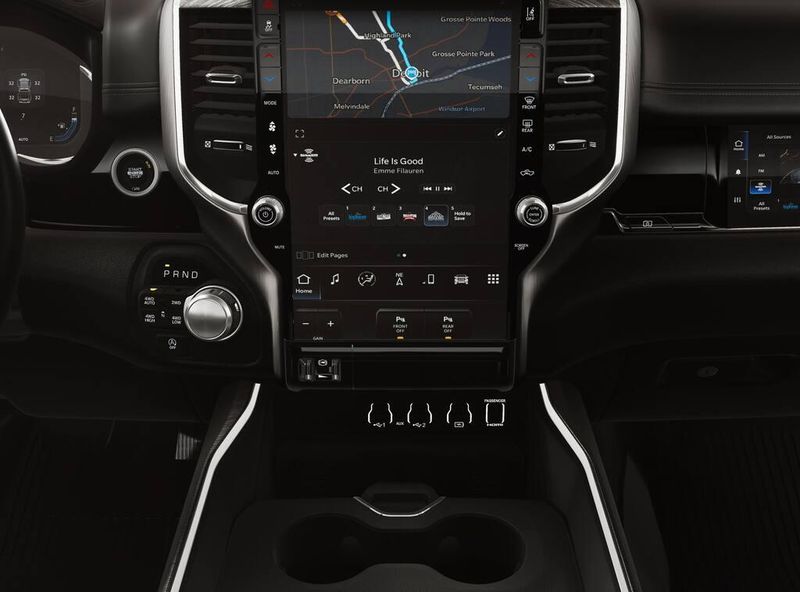 2026 Ram 1500 Laramie photo 4