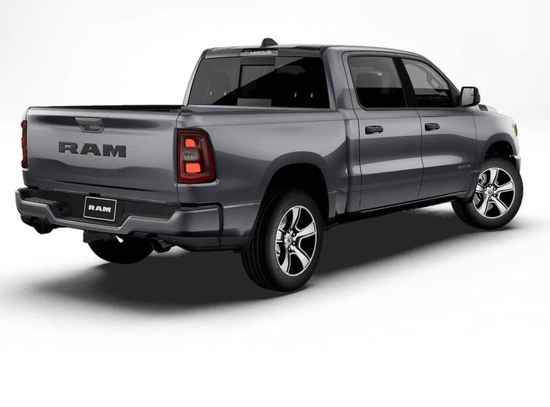 New 2027 RAM 1500 Express Crew Cab 4x2 5