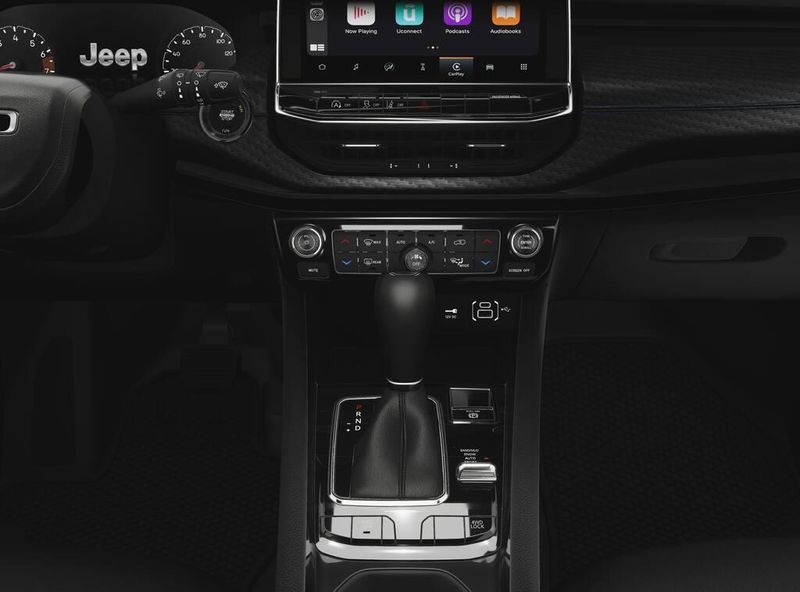 2025 Jeep Compass Latitude photo 4