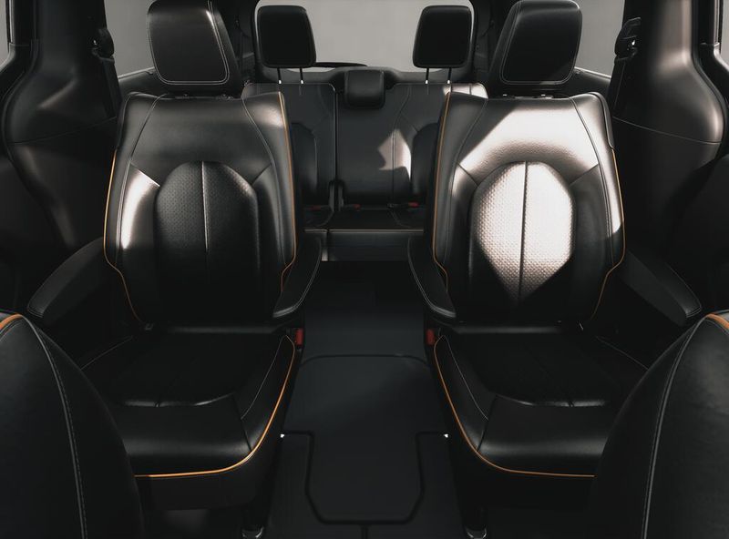 New 2027 Chrysler Pacifica Limited Awd