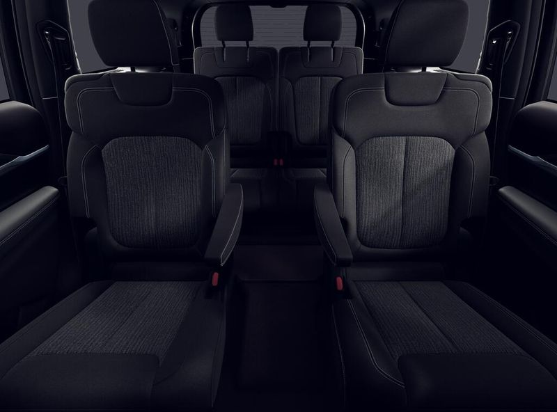 New 2026 Jeep Grand Cherokee L Laredo X 4x2
