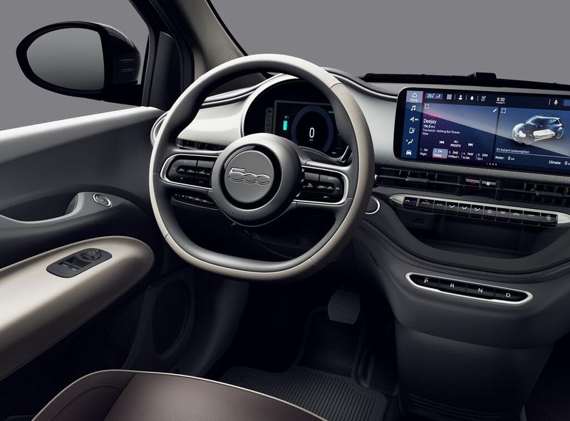 New 2026 Fiat 500e IconaImage 9
