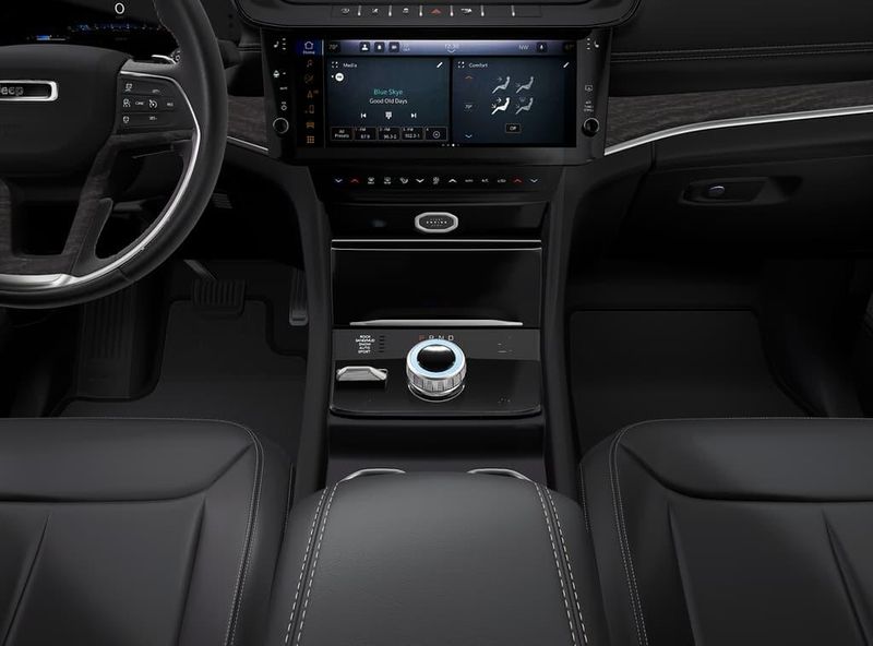 New 2027 Jeep Grand Cherokee Limited 4x4Image 5