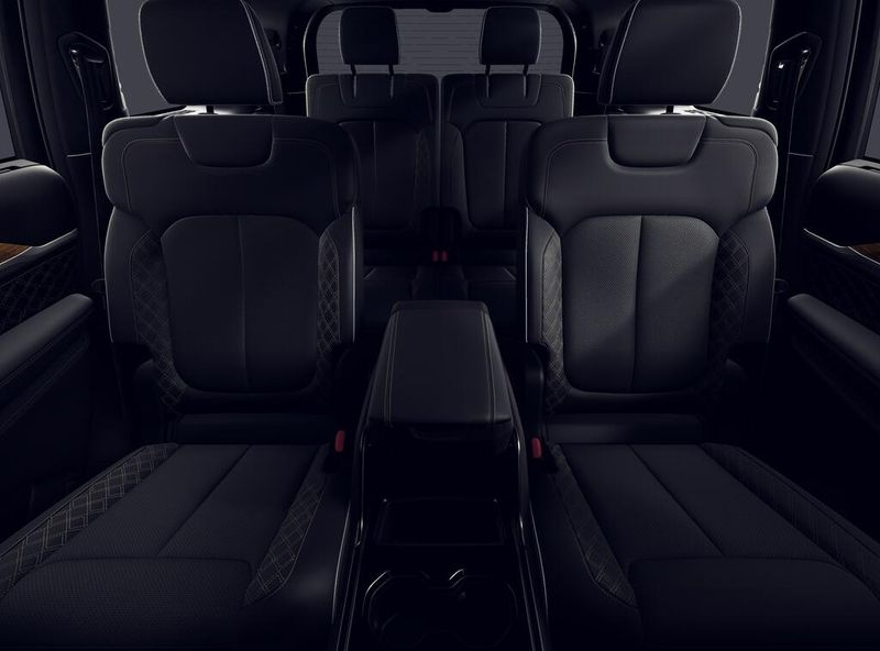 New 2026 Jeep Grand Cherokee L Summit 4x4Image 3