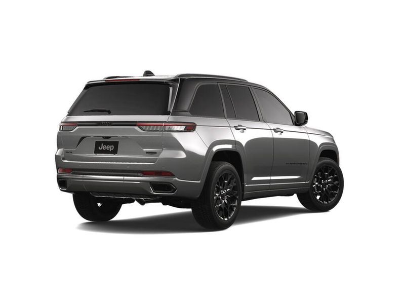 2025 Jeep Grand Cherokee Summit Reserve 4x4Image 2